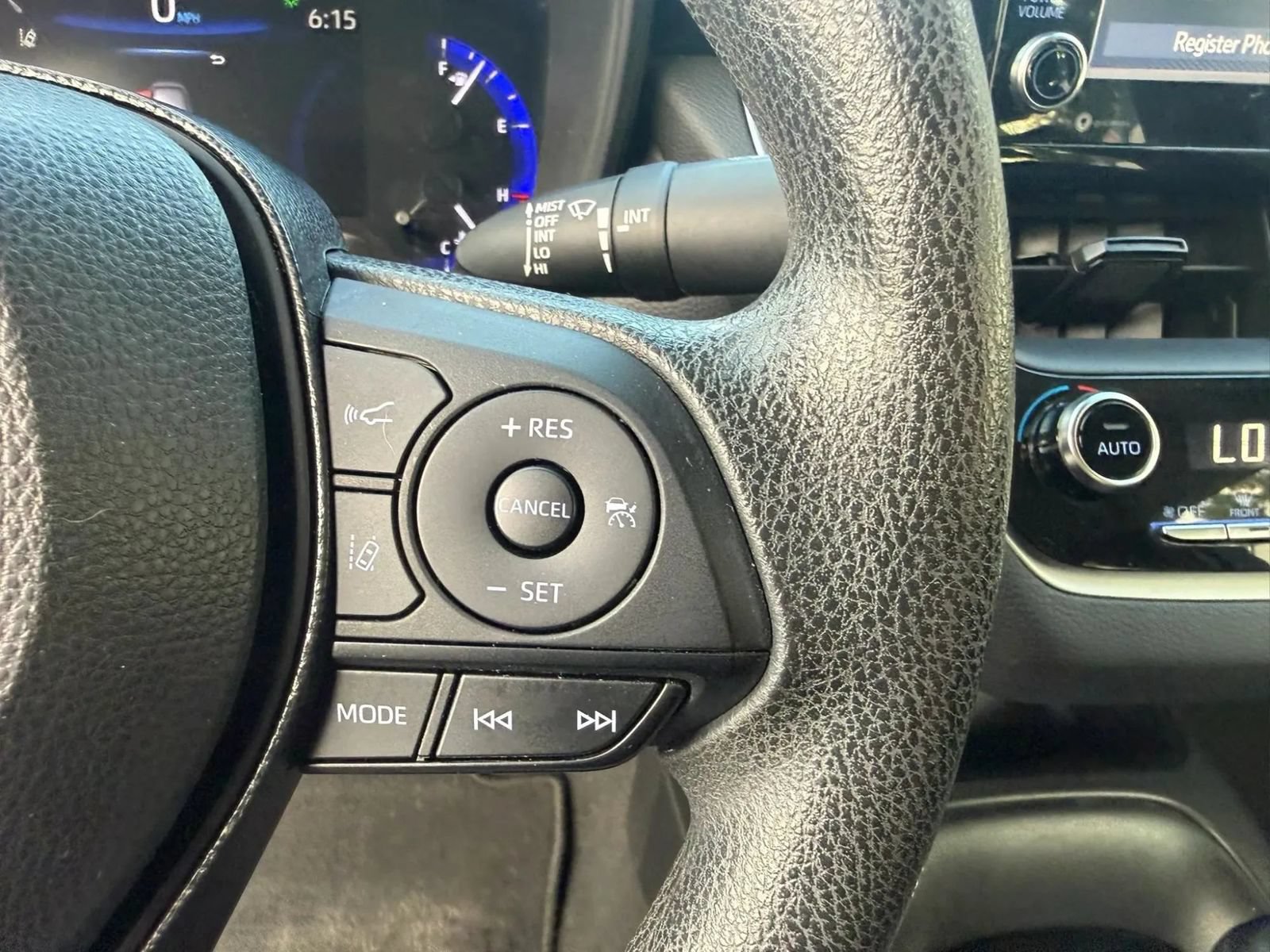 Used 2021 Toyota Corolla LE FWD image 19