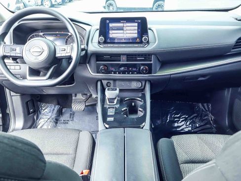 Used 2024 Nissan Rogue SV FWD image 6