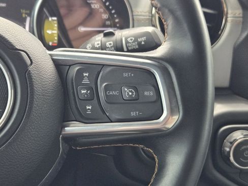 Used 2022 Jeep Wrangler Unlimited Sahara AWD/4WD image 37