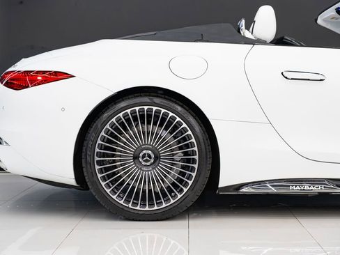 Used 2026 Mercedes-Benz Maybach SL 680 image 11