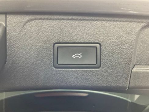 Used 2025 Volkswagen Atlas SE FWD image 33