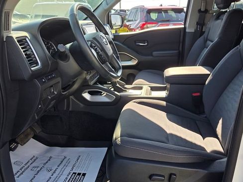 Used 2024 Nissan Frontier SV w/ Technology Package AWD/4WD image 5