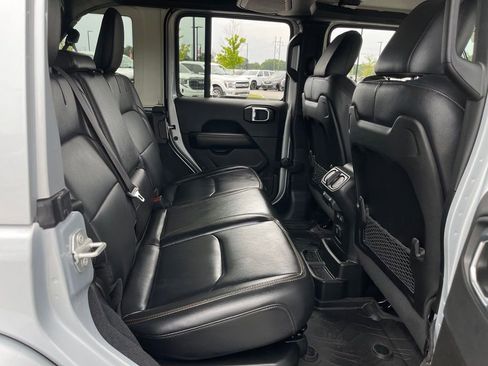 Used 2024 Jeep Wrangler Unlimited Sahara w/ Technology Group AWD/4WD image 42