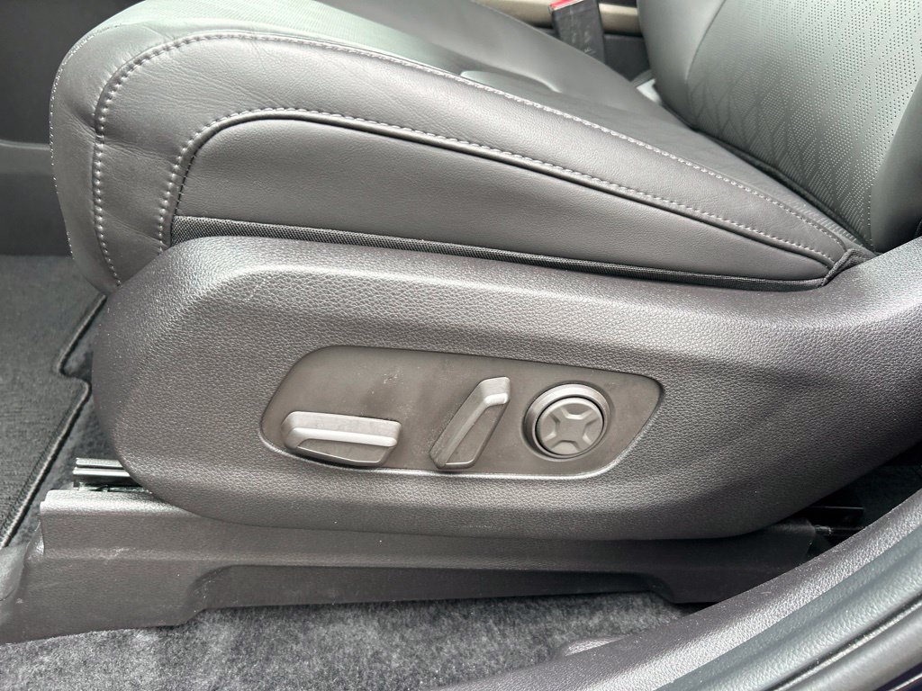 Used 2026 Kia Carnival EX FWD image 11