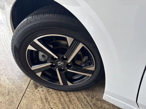 Used 2025 Nissan Sentra SV image 36