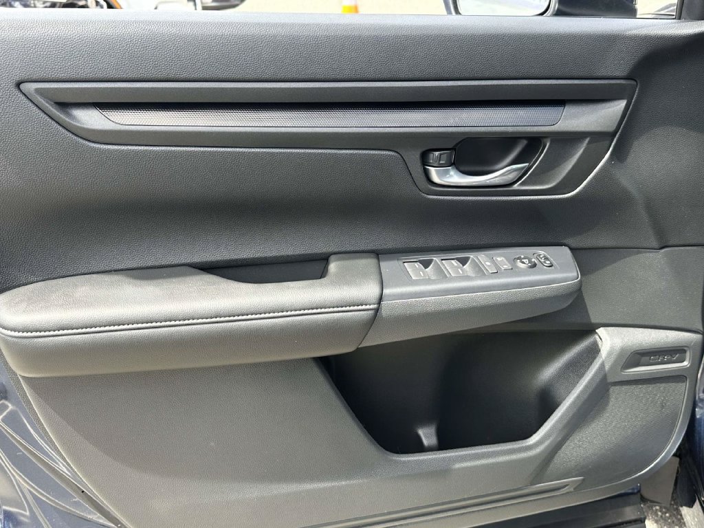 Used 2025 Honda CR-V LX image 13