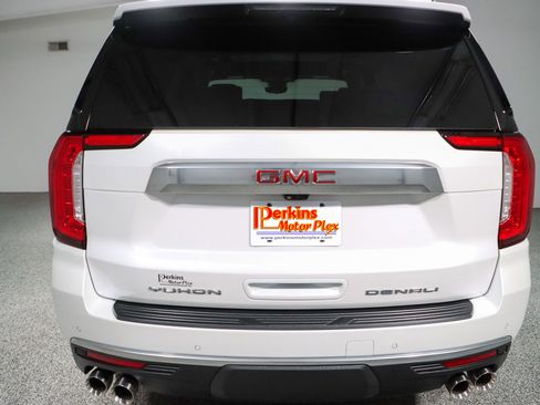 Used 2023 GMC Yukon Denali w/ Denali Reserve Package AWD/4WD image 8