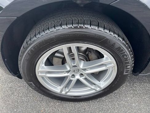 Used 2020 Porsche Macan AWD/4WD image 12