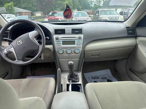 Used 2009 Toyota Camry LE FWD image 7