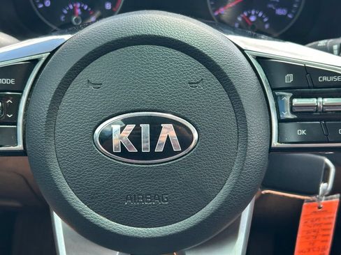 Used 2020 Kia Forte LXS FWD image 29