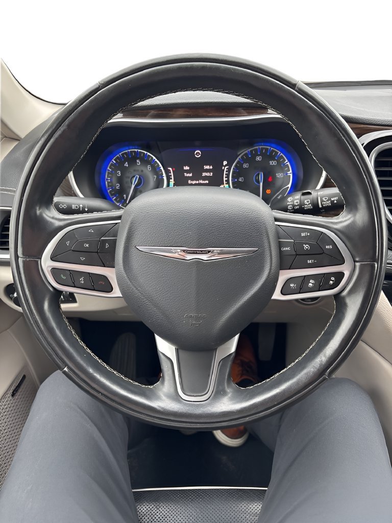 Used 2022 Chrysler Pacifica Limited FWD image 13