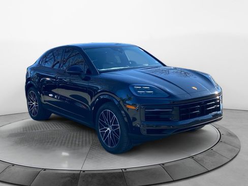 Used 2025 Porsche Cayenne Coupe image 1