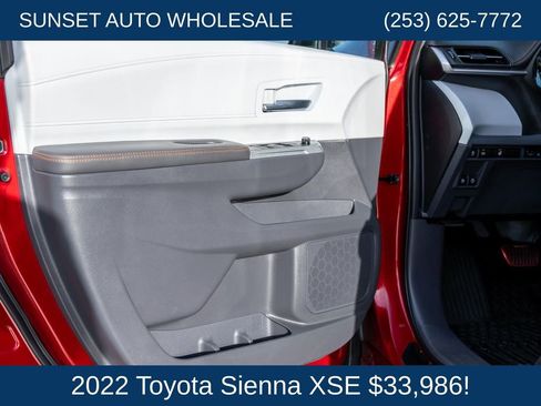 Used 2022 Toyota Sienna XSE FWD image 45
