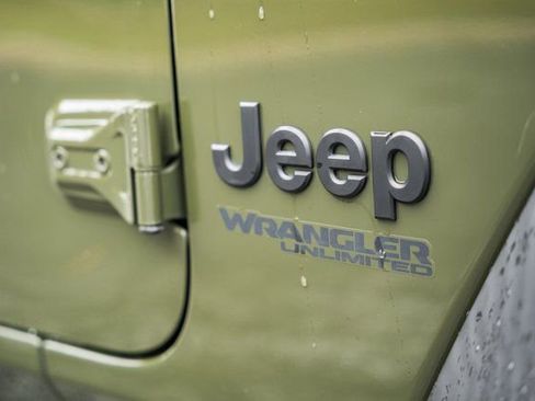 Used 2022 Jeep Wrangler Unlimited Sport image 23