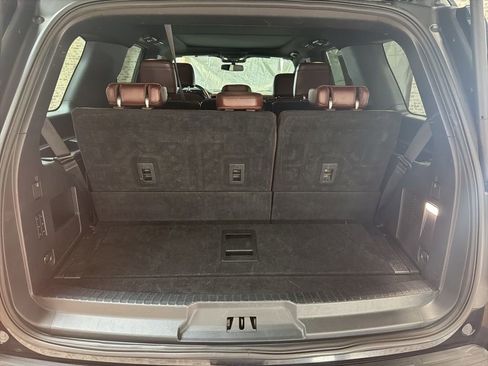 Used 2024 Ford Expedition Limited AWD/4WD image 13