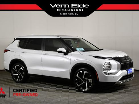 Used 2024 Mitsubishi Outlander SE AWD/4WD image 1