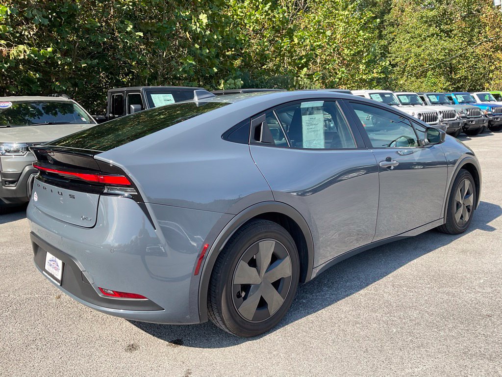 Used 2025 Toyota Prius LE FWD image 6
