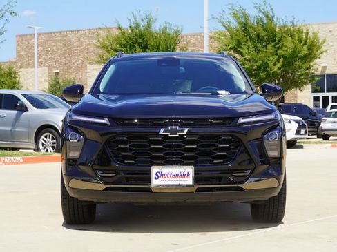 Used 2024 Chevrolet Trax ACTIV w/ Sunroof Package FWD image 2