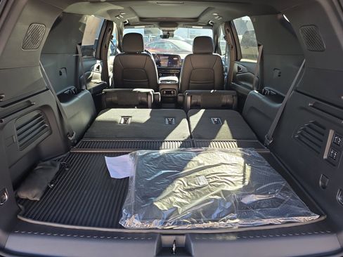 New 2026 Chevrolet Traverse High Country image 26