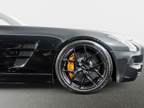 Used 2011 Mercedes-Benz SLS AMG Coupe image 6