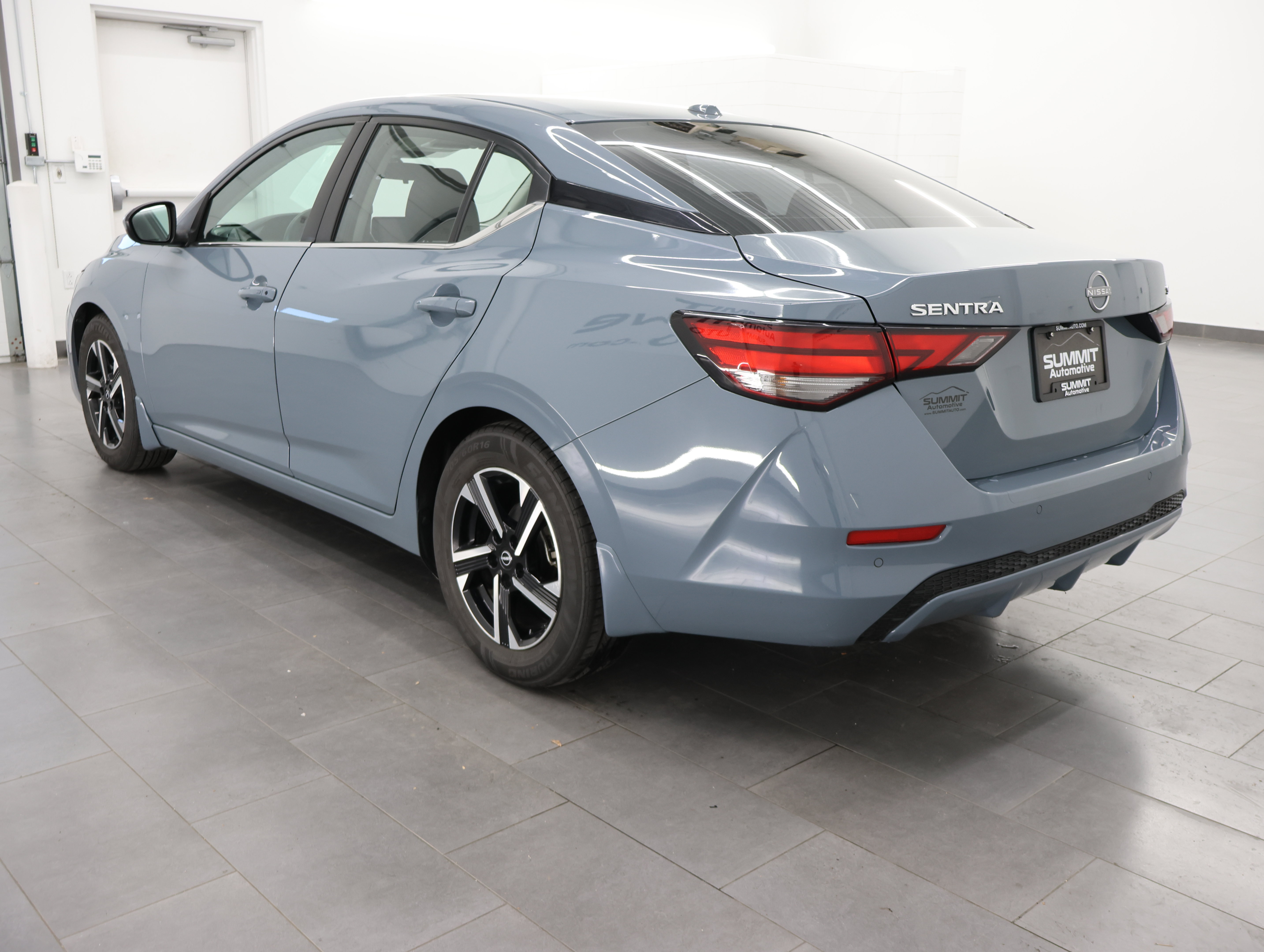 Used 2024 Nissan Sentra SV FWD image 6