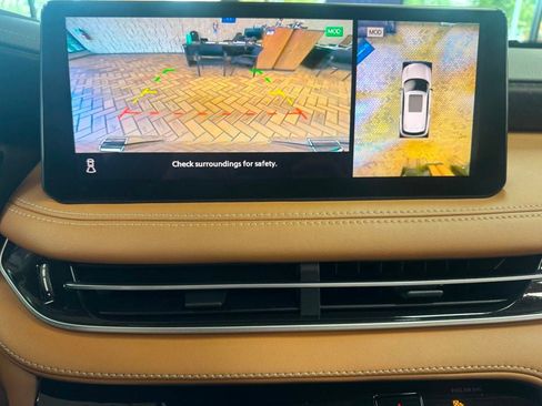 Used 2024 INFINITI QX60 Sensory AWD/4WD image 32