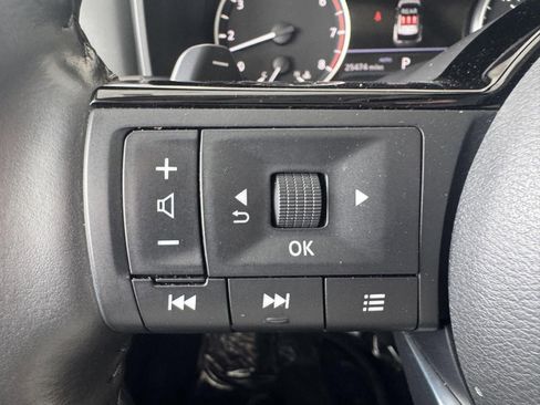 Used 2023 Nissan Rogue SV w/ SV Premium B Package image 18