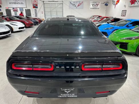 Used 2020 Dodge Challenger SXT RWD image 19