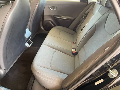 Used 2025 Kia K4 LXS image 24