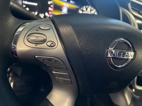 Used 2017 Nissan Murano S image 16