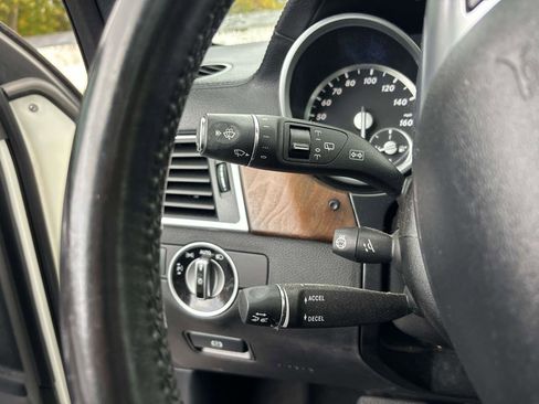 Used 2015 Mercedes-Benz GL 550 4MATIC image 20