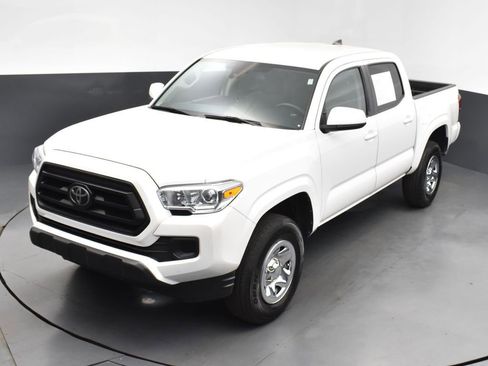 Used 2022 Toyota Tacoma SR w/ SR Convenience Package RWD image 25