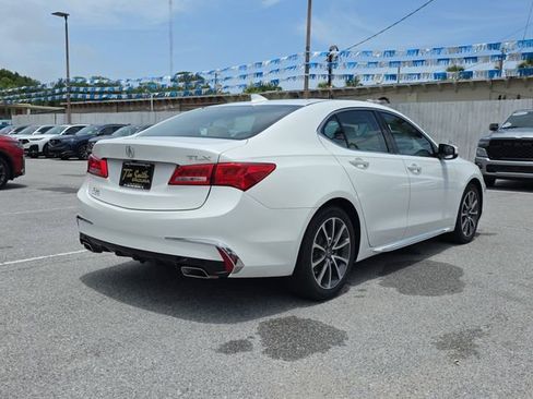 Used 2018 Acura TLX V6 w/ Technology Package FWD image 4