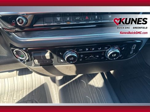 New 2025 GMC Sierra 3500 SLT image 33