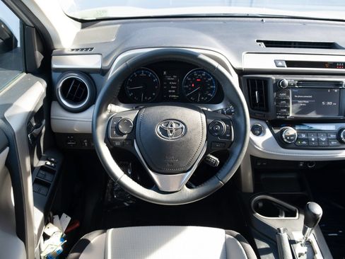 Used 2017 Toyota RAV4 XLE AWD/4WD image 2