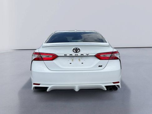 Used 2020 Toyota Camry SE FWD image 4