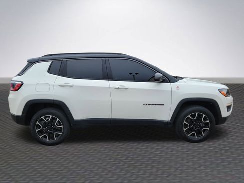 Used 2020 Jeep Compass Trailhawk image 4