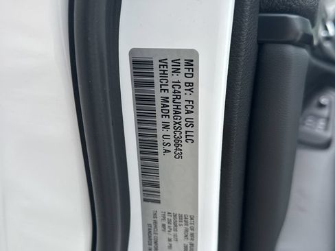 New 2025 Jeep Grand Cherokee Altitude AWD/4WD image 35