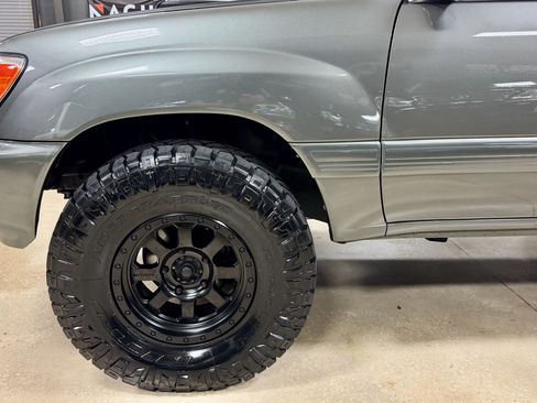 Used 1999 Toyota Land Cruiser AWD/4WD image 17