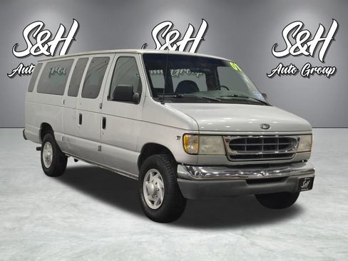 Used 2001 Ford E-350 and Econoline 350 XLT image 2