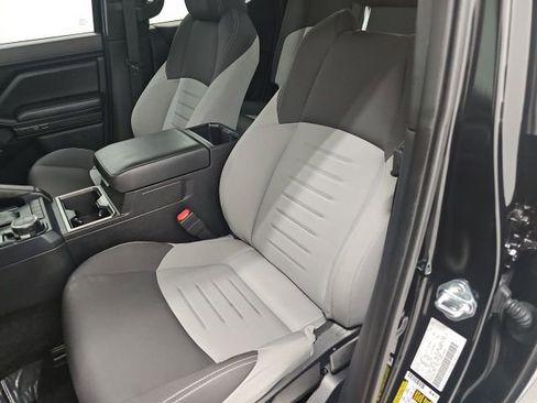 Used 2025 Toyota Tacoma TRD Sport image 15