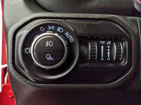 Used 2022 Jeep Gladiator Overland w/ Popular Equipment Package image 16