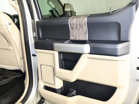 Used 2017 Ford F250 Lariat w/ Lariat Value Package image 56