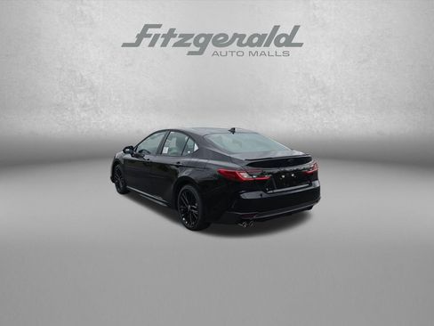 Used 2026 Toyota Camry SE FWD image 5