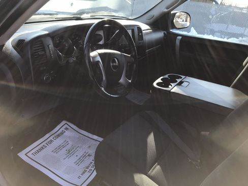 Used 2010 GMC Sierra 1500 SLE image 8