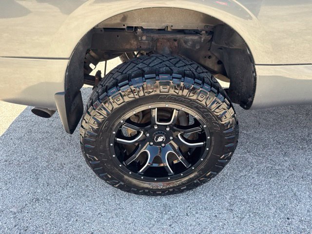 Used 2018 Nissan Titan SV AWD/4WD image 17