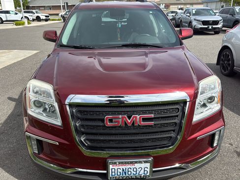Used 2017 GMC Terrain SLE w/ Convenience Package image 2
