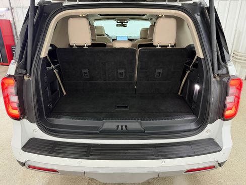 Certified 2024 Ford Expedition Limited image 33