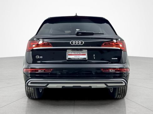 Used 2023 Audi Q5 2.0T Premium w/ Convenience Package image 4