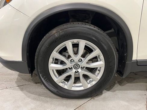 Used 2019 Nissan Rogue SV AWD/4WD image 5